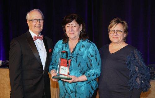 Decorating Den honors Braxton Culler with Supplier of the Year award